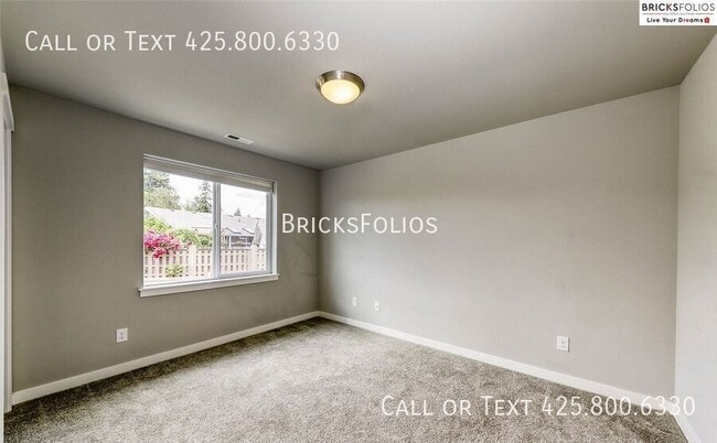 Building Photo - 1052 Banyan St