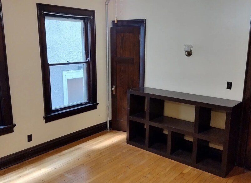 Building Photo - 937 Spaight St
