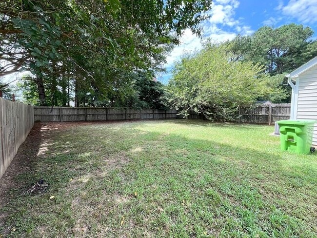Building Photo - 1348 Beacon Village Dr