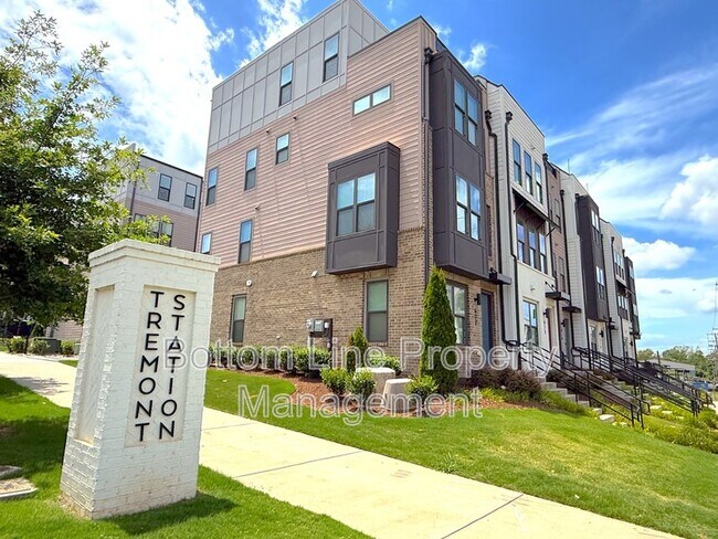 Building Photo - 607 W Tremont Ave