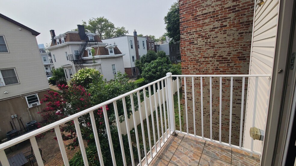 Building Photo - 43 Ravine Ave
