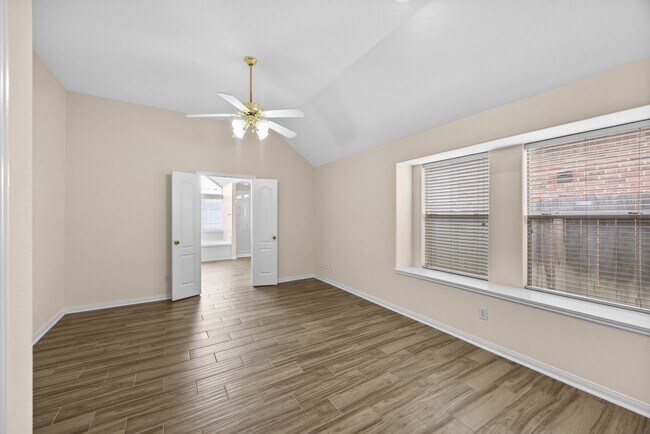 Building Photo - 623 S Marathon Way