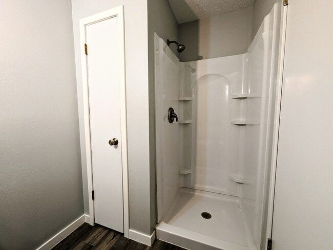 Building Photo - 310 N 11th St