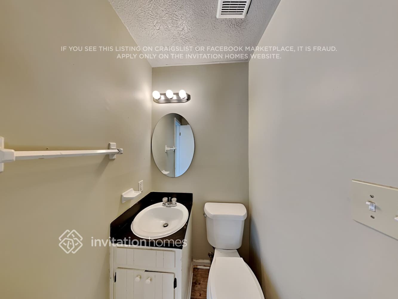 Building Photo - 5491 Four Winds Dr SW