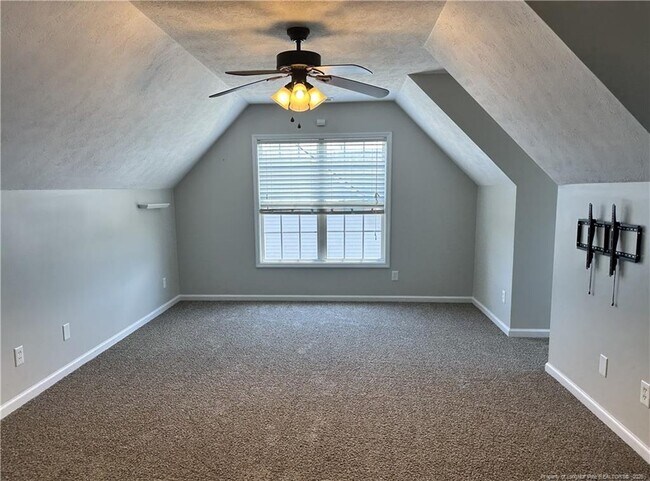 Building Photo - 1311 Shoshone Pl