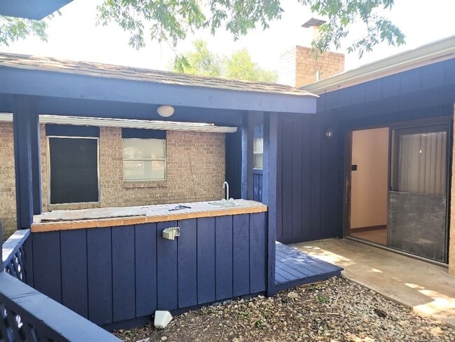 Building Photo - Amazing home ready to move in!