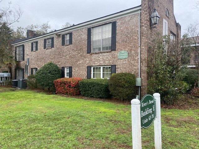 Building Photo - 867 Colony Dr