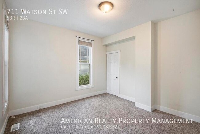 Building Photo - 711 Watson St SW