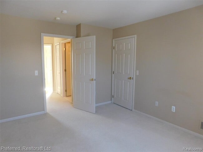 Building Photo - 43124 Providence Ln