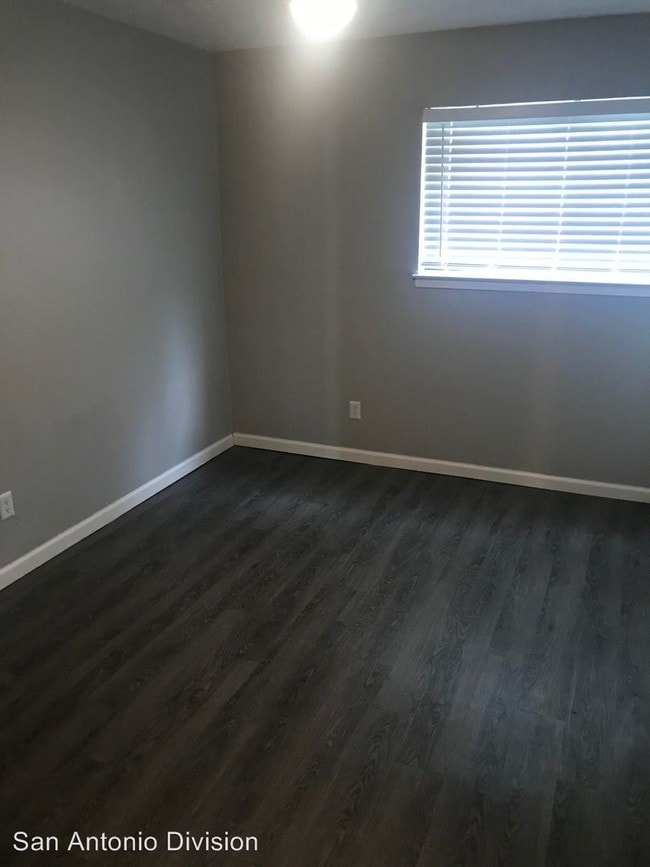 Building Photo - 100 Cloudhaven Dr