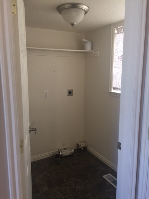 Building Photo - Beautiful Alpine Brook Townhome!