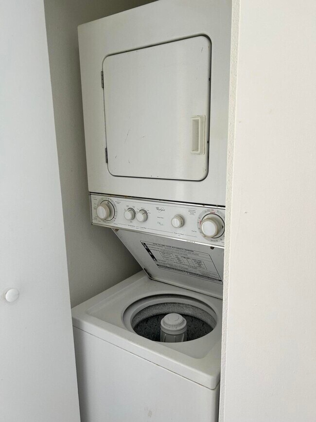 Building Photo - 4863 Via Palm Lakes