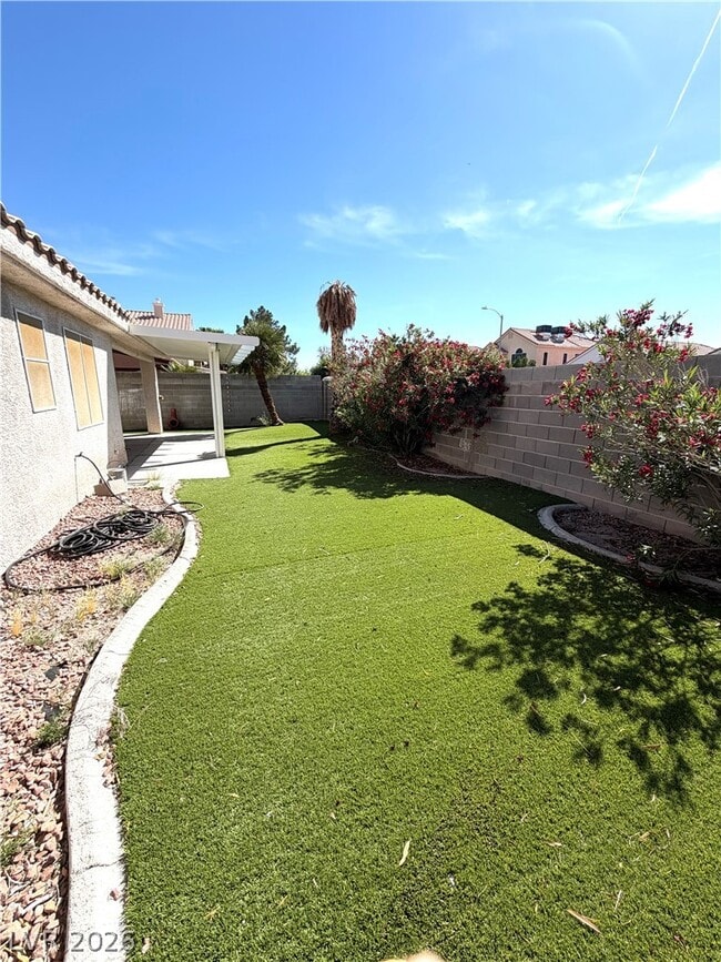 Building Photo - 2763 Chokecherry Ave