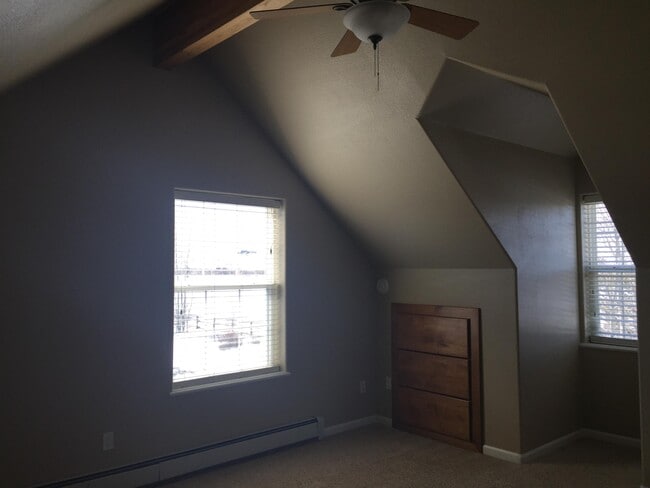 Building Photo - 441 Country Club Ln