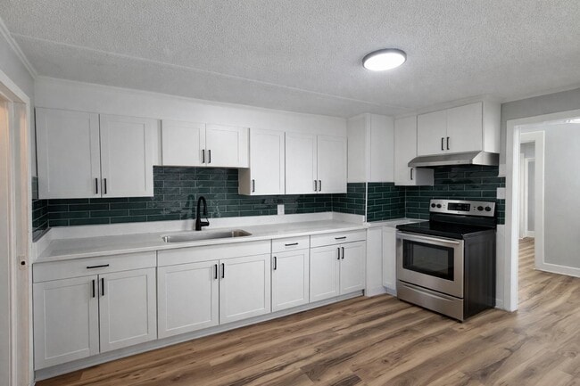 Building Photo - 307 Manhattan Ave