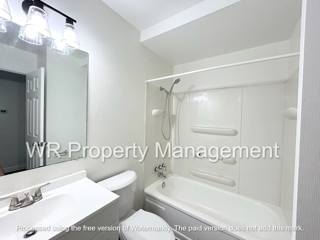 Building Photo - 3 Bed 2 Bath Ranch in Lambertville for Rent