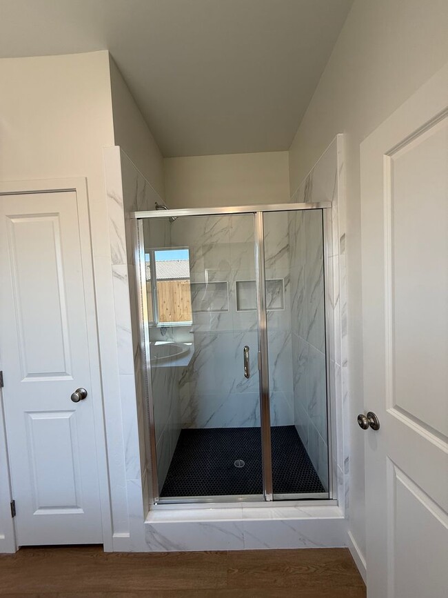 Building Photo - 510 Cobain Ct