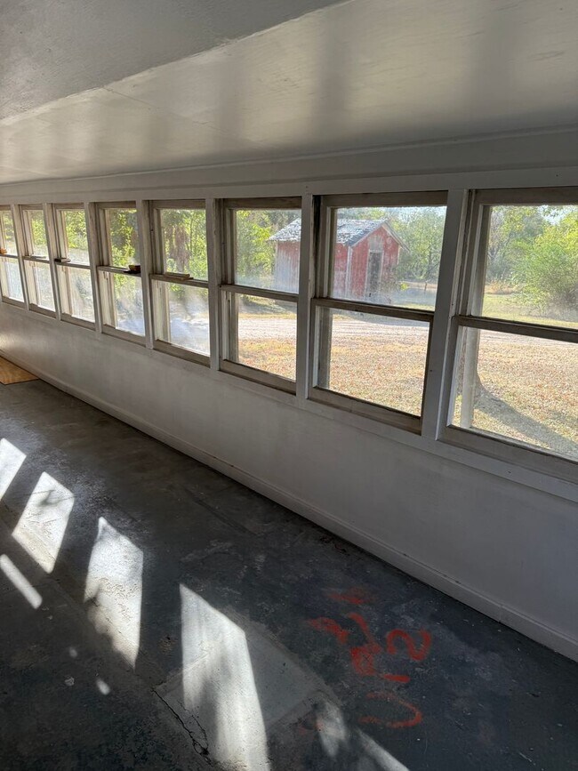 Building Photo - 3 Bedroom 3 Bath on an 1 Acre Landlord does yard