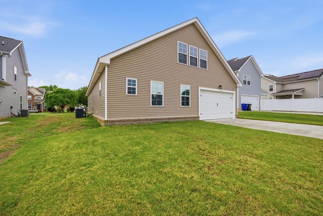Building Photo - 977 Hillpoint Rd