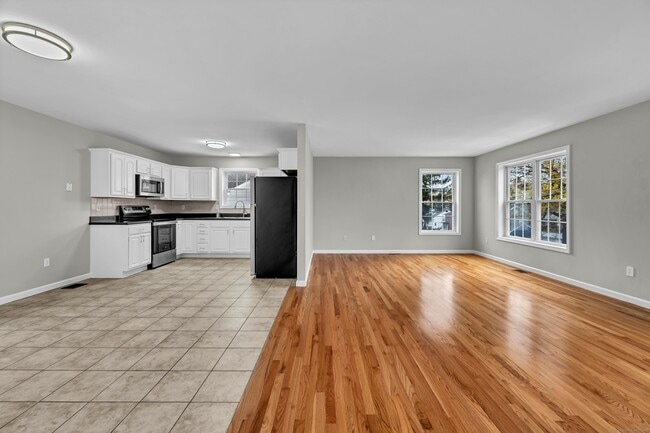 Building Photo - 26 Roger Ave