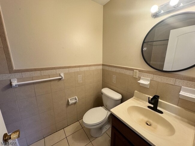 Building Photo - 83 Broadway