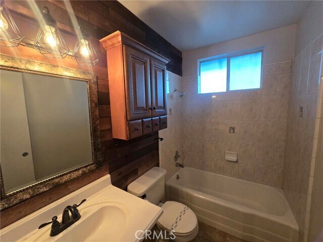 Building Photo - 607 Sixth St