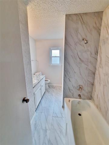 Building Photo - 313 NW Suzanne Terrace