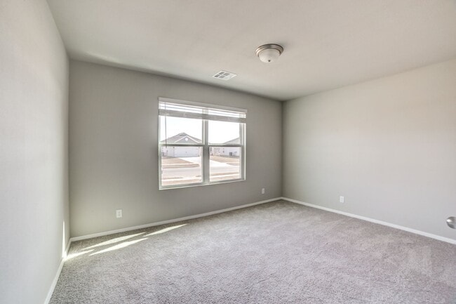 Building Photo - Beautiful Newer 3 Bedroom, 2 Bath Home Move-In Ready