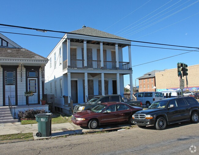 Building Photo - 740 Jackson Ave