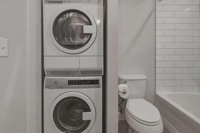 Building Photo - 135 Havre St