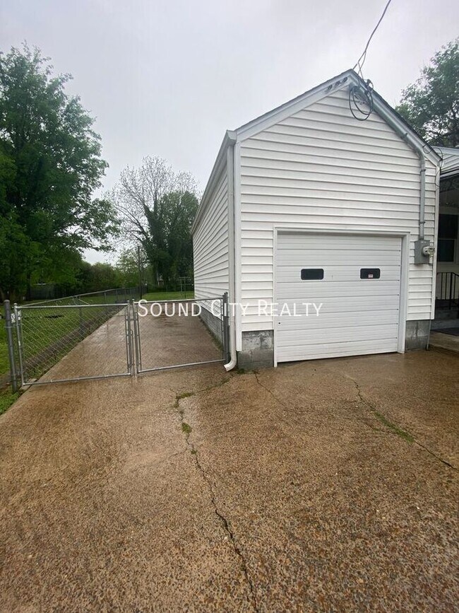 Building Photo - 265 Sunrise Ave