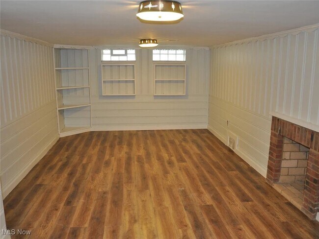 Building Photo - 4302 Silsby Rd