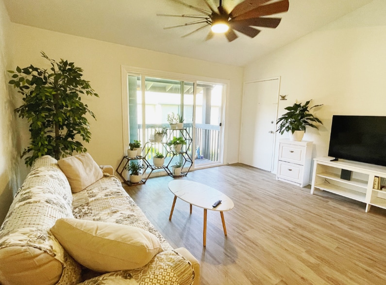 Building Photo - 23280 Orange Ave