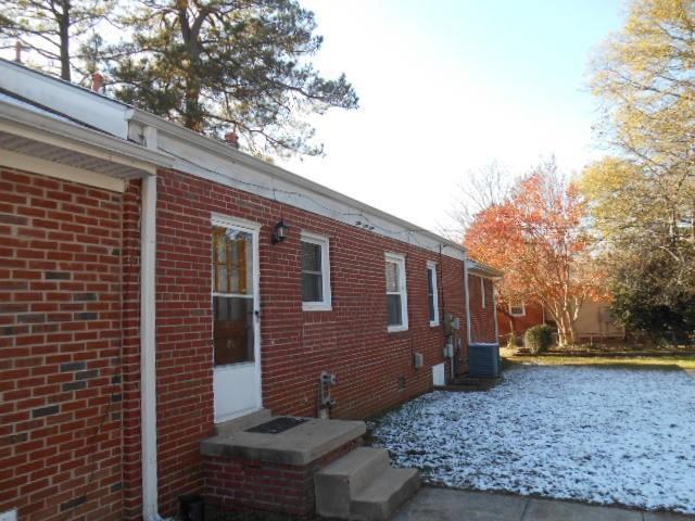 Building Photo - 1708 Parlow Dr