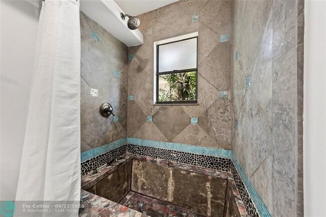 Building Photo - 2430 Castilla Isle