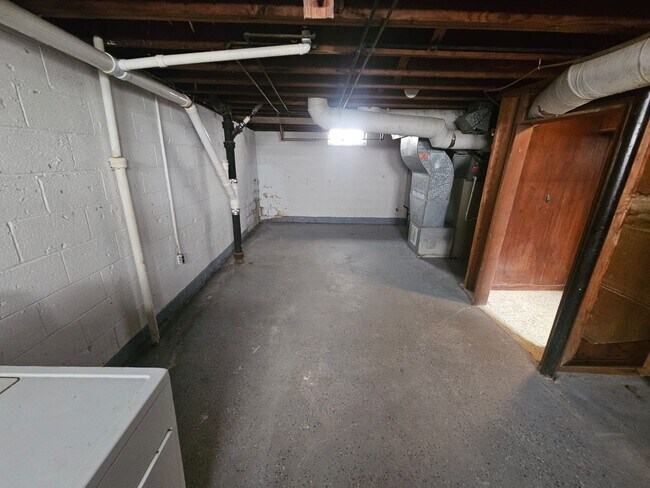 Building Photo - Spacious 3-Bedroom, 2-Bath South Euclid Home!