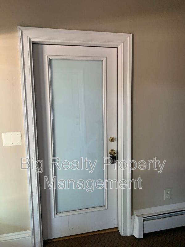 Building Photo - 477 E Main St