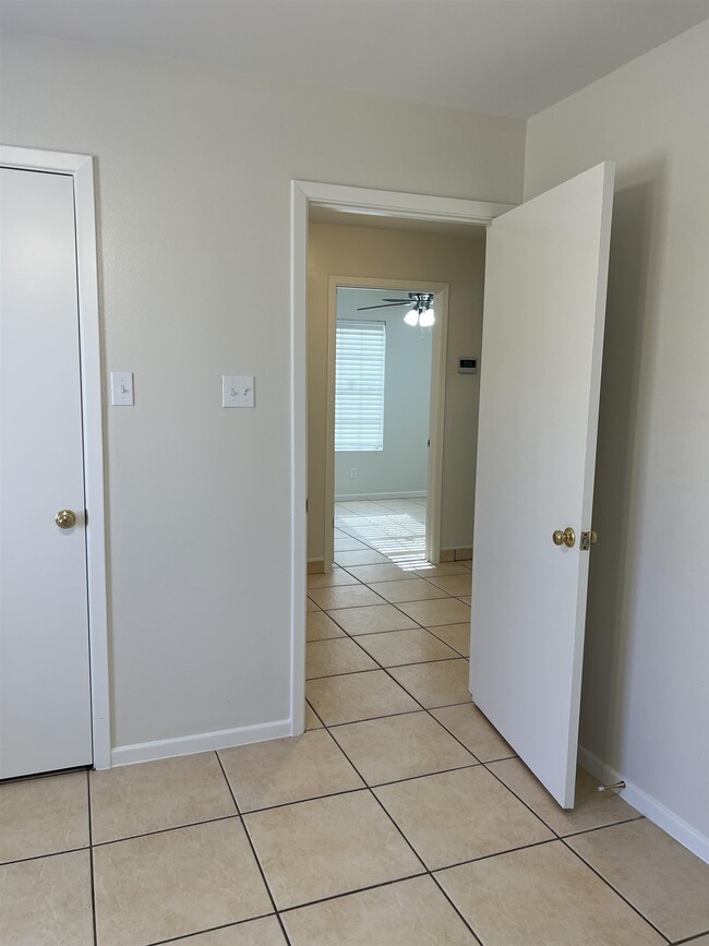 Building Photo - 1515 Quail Creek Rd