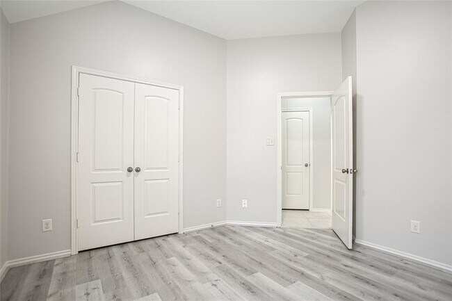 Building Photo - 27522 Gatlin Ln