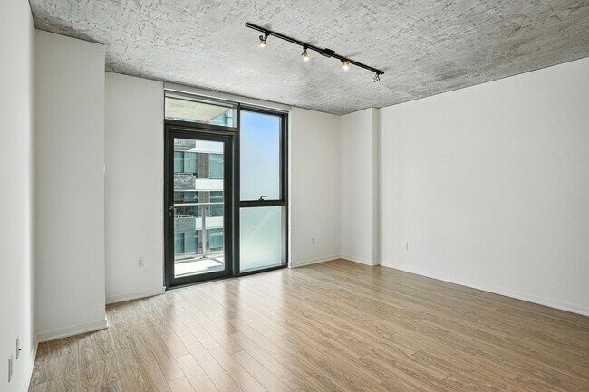 Building Photo - 1343 S Wabash Ave