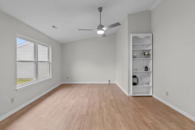 Building Photo - 1636 Mill Oak Dr