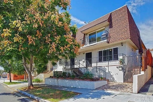 Building Photo - 429 E Providencia Ave