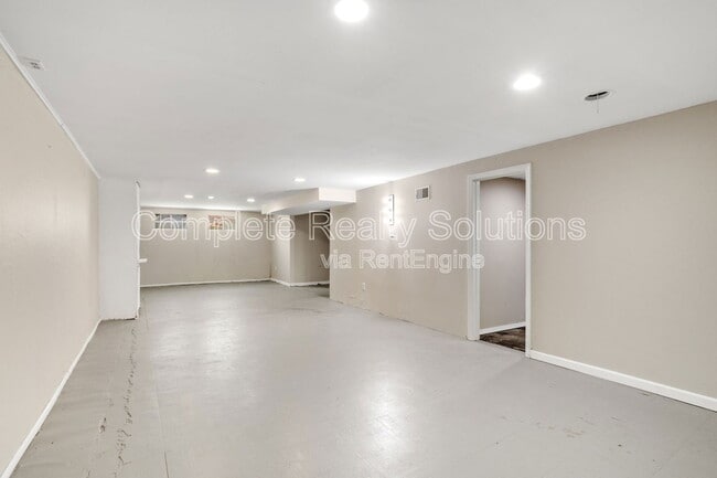 Building Photo - 10315 Monarch Dr