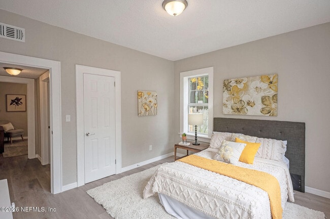 Building Photo - 325 Alder St