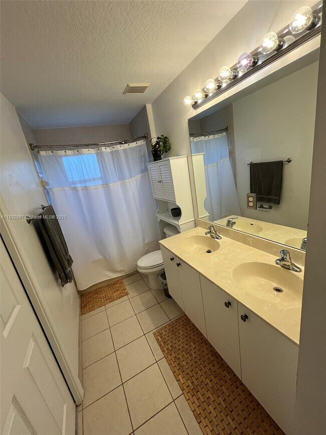 Building Photo - 6331 Landings Terrace