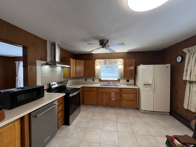 Building Photo - Click the “Apply Now” button or email wapmrentals@gmail.com for a prompt response.