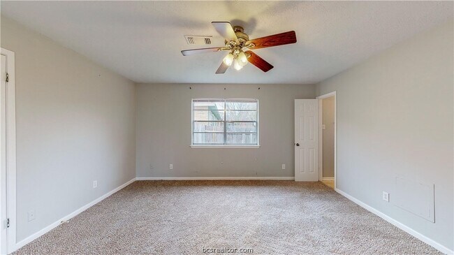 Building Photo - 1107 Braeswood Dr