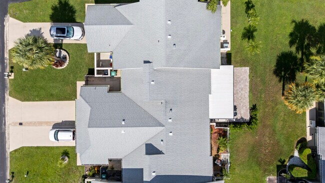 Building Photo - 1431 SE Berwick Ct