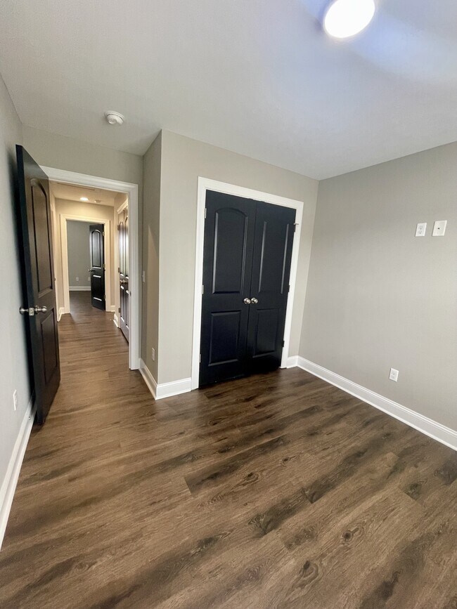 Building Photo - 1 Emanuel Ct