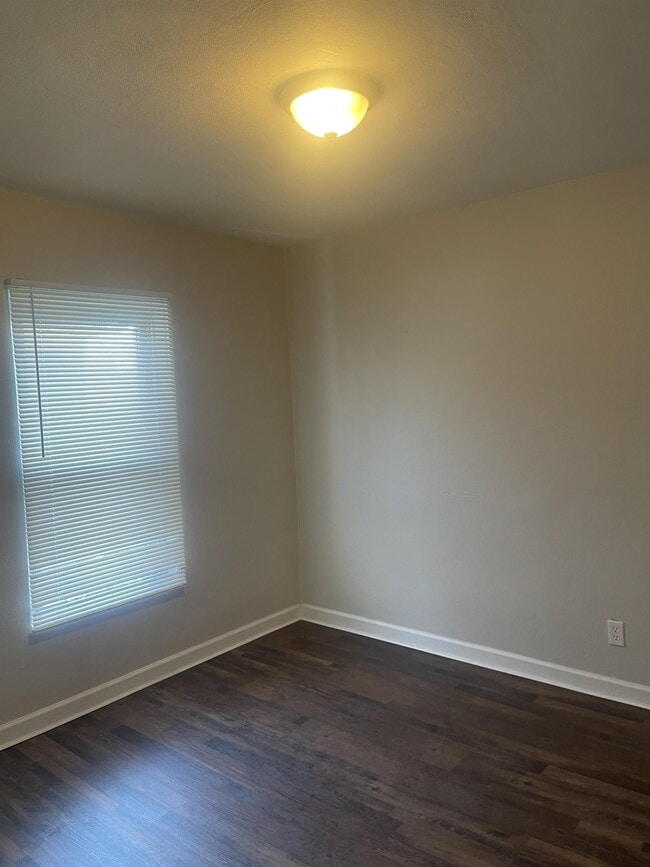 Building Photo - 2246 Foltz St